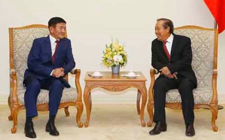 Phó Thủ tướng Thường trực tiếp Bộ trưởng Tư pháp và Nội vụ Mông Cổ